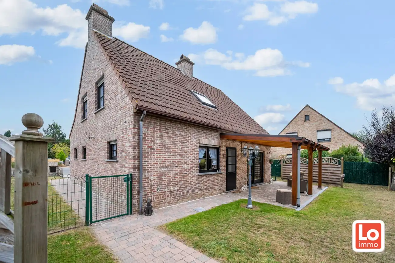 VERKOCHT! Instapklare open woning met inpandige garage op een rustige en residentiële ligging in Sint-Amandsberg, vlakbij Gent! foto 21