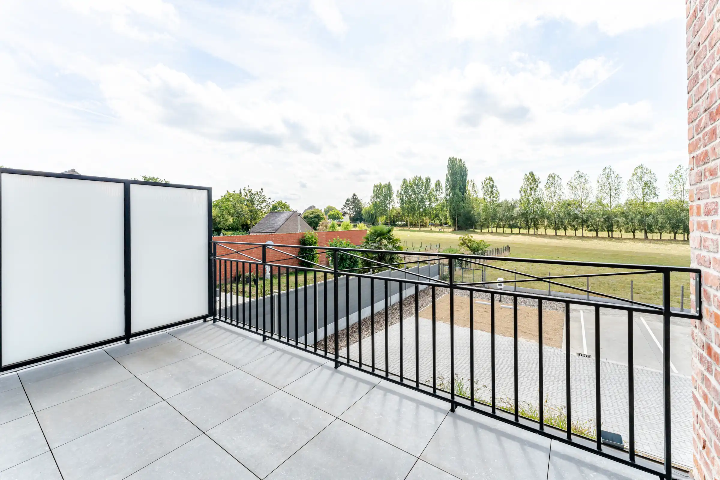 Ruim villa-appartement met 2 terrassen en groen zicht foto 5