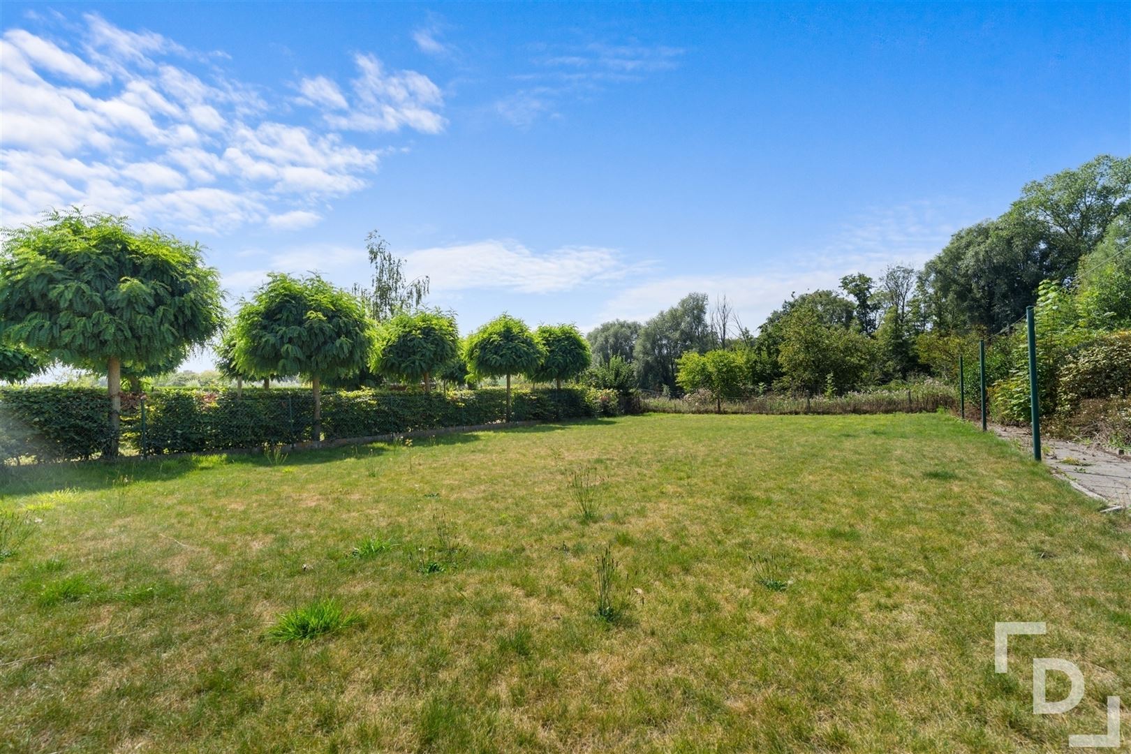 Ruime te renoveren woning te koop in Geluveld. foto 11