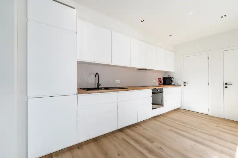 Knap gerenoveerde instapklare HOB op 445m² aan de stadsrand foto 8