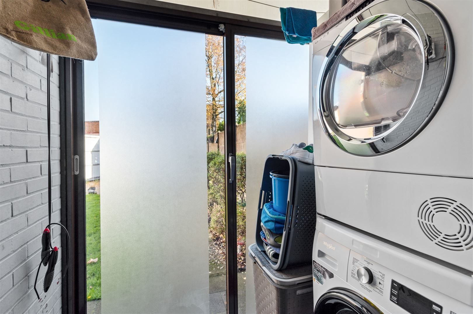 Rustig gelegen gelijkvloers appartement met 2 slaapkamers en garage. foto 13