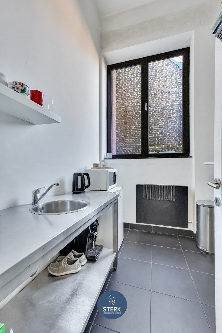KANTOOR MET STUDIO EN APPARTEMENT OP EEN CENTRALE LOCATIE TE MAASMECHELEN ! foto 10