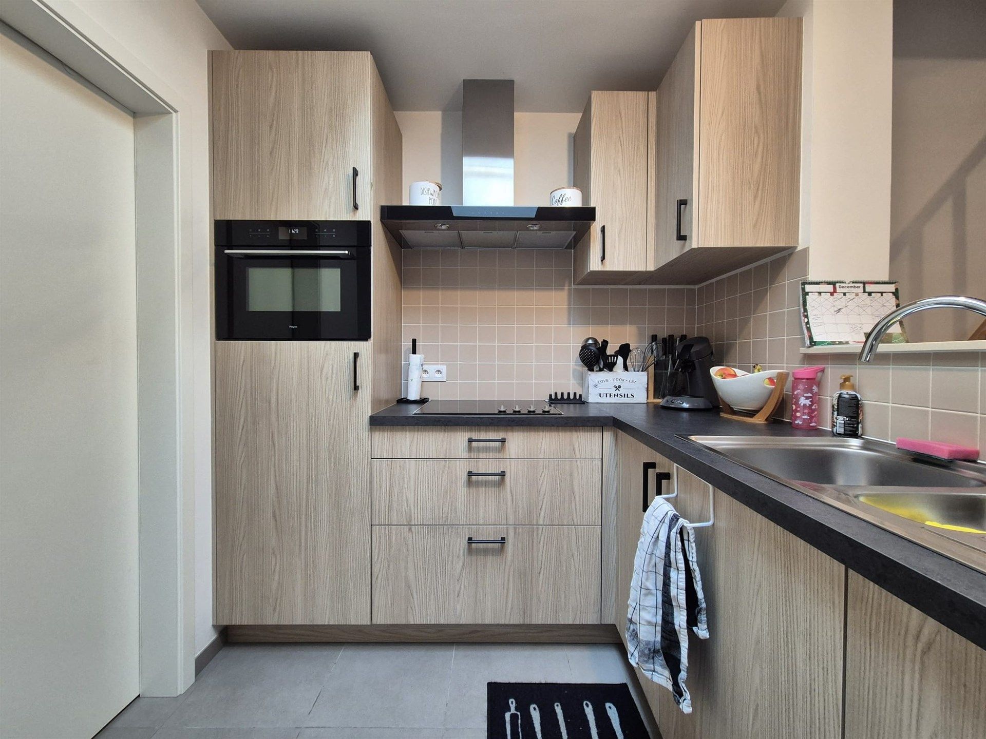 Gerenoveerde knusse rijwoning met tuin.  foto 7