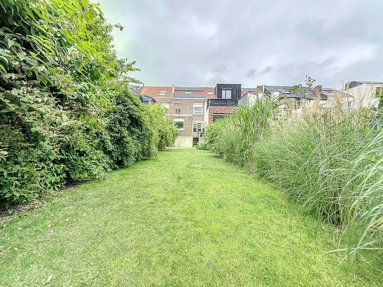 Charmant pand met parking en zonnige stadstuin foto 28