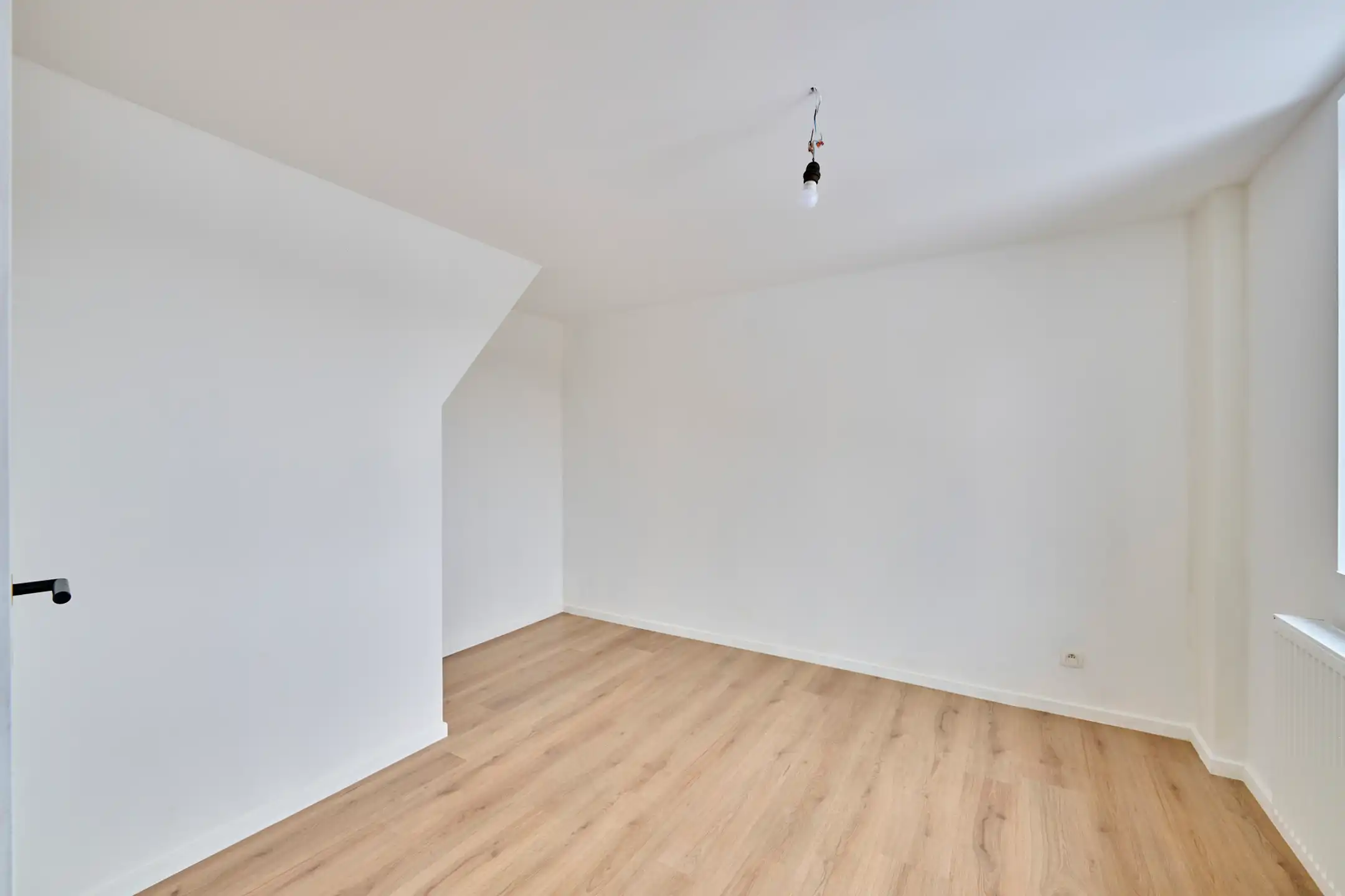 RUIME GERENOVEERDE WONING  foto 8