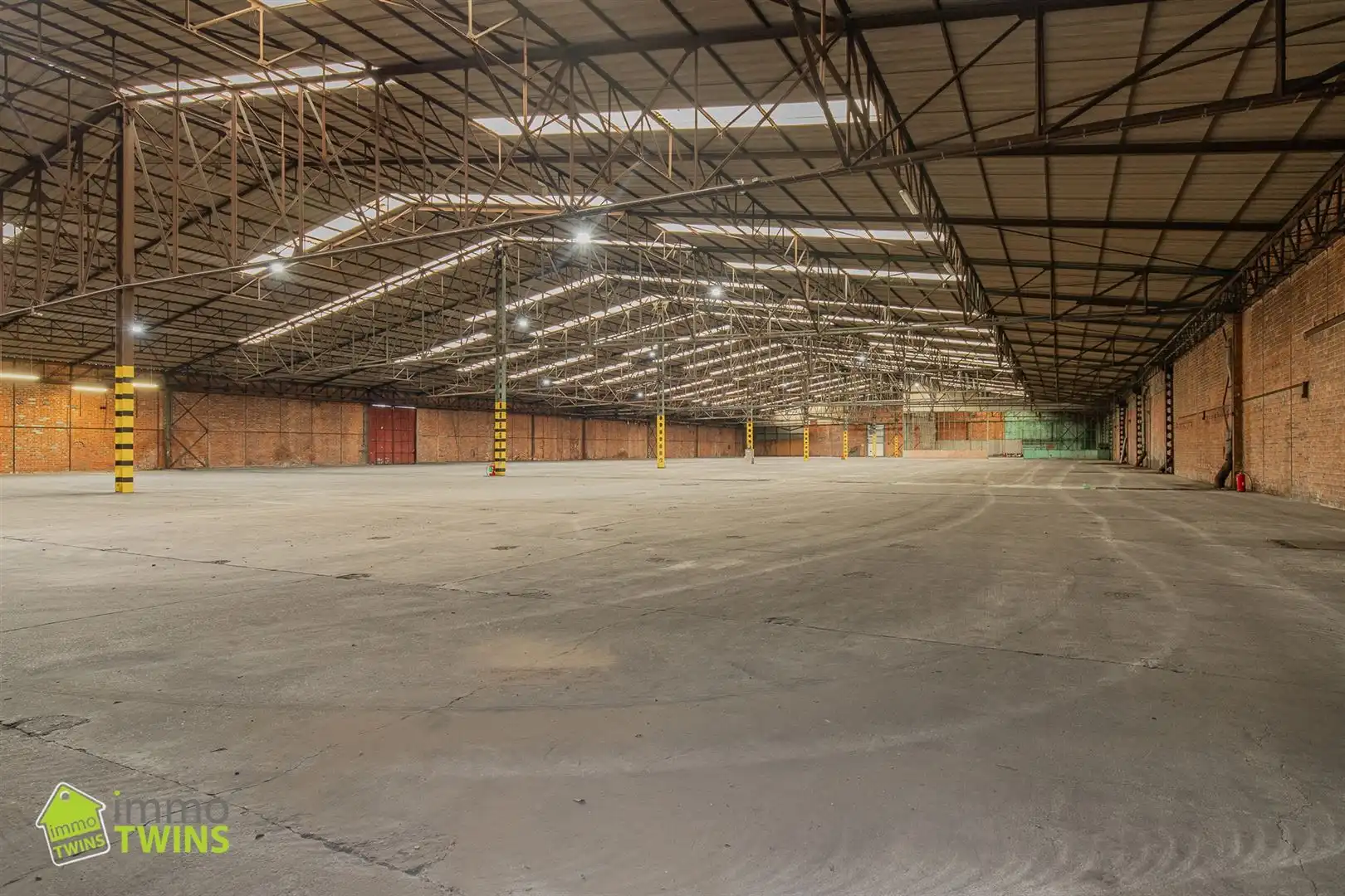 Uitzonderlijk ruim industrieel magazijn van ca. 6.900 m² te huur in Schoonaarde foto 14