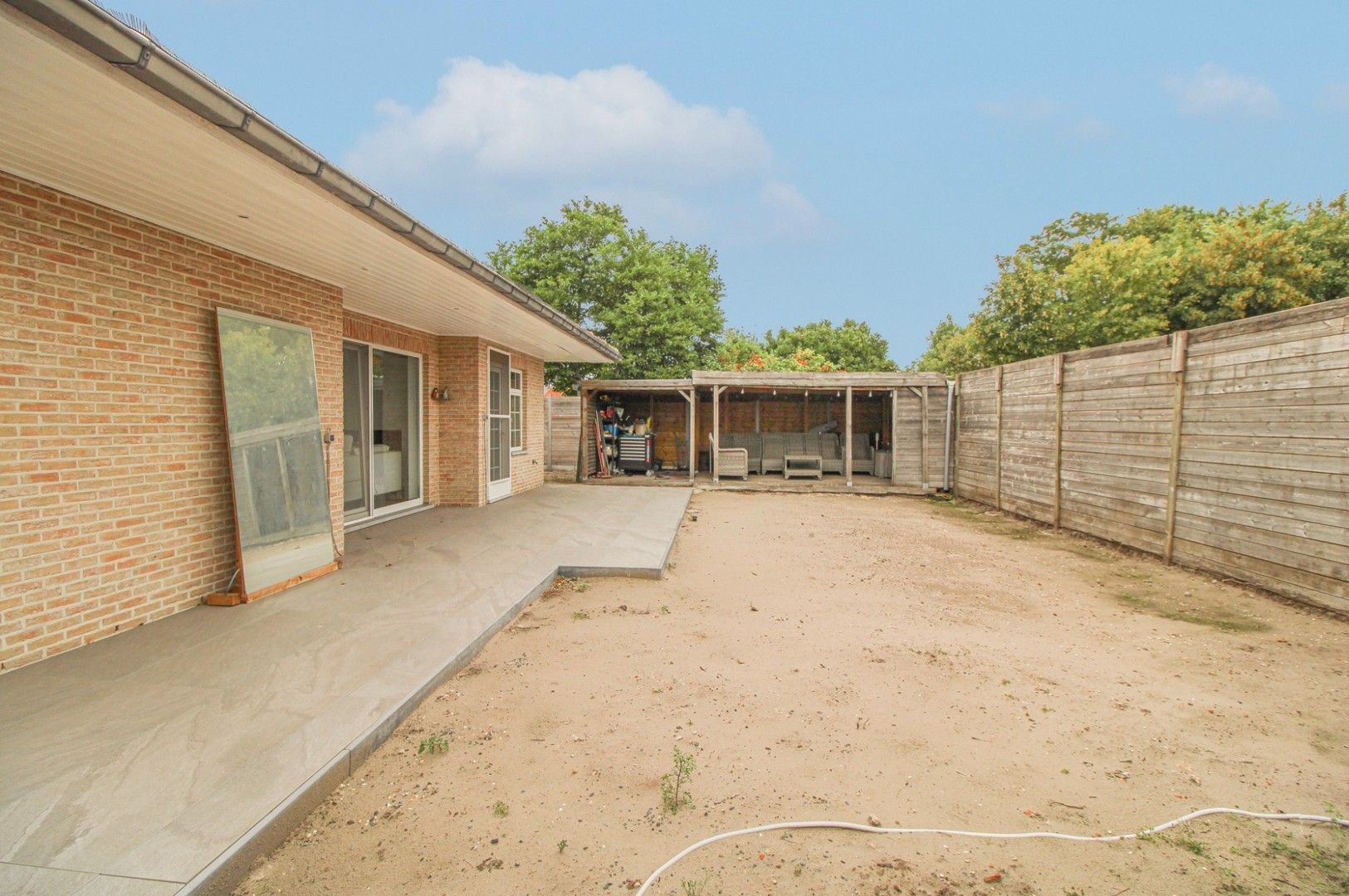 Vrijstaande, instapklare bungalow in een rustige woonwijk foto 12