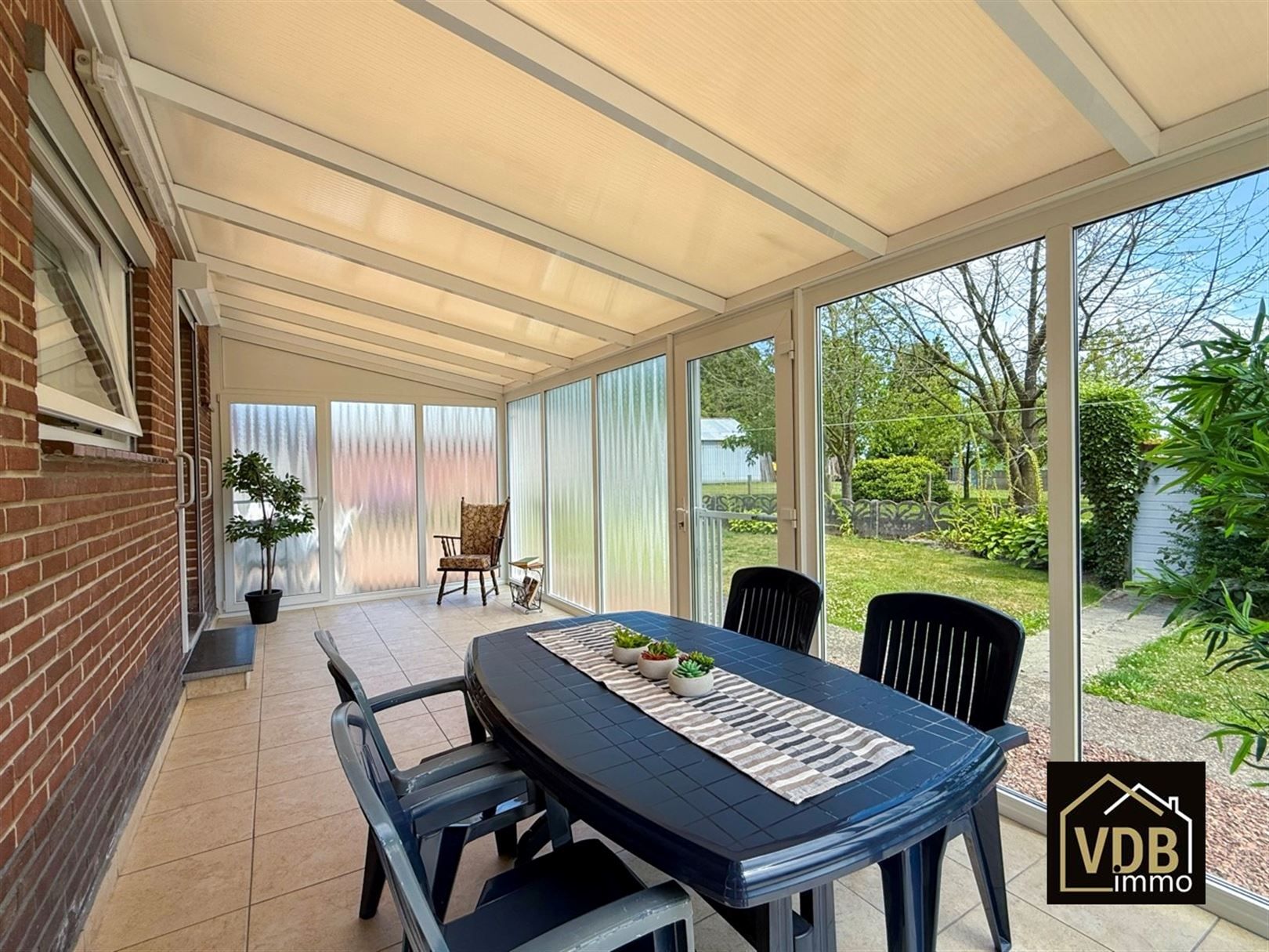 WONING MET 3 SLAAPKAMERS - GARAGE EN LEUKE TUIN foto 7