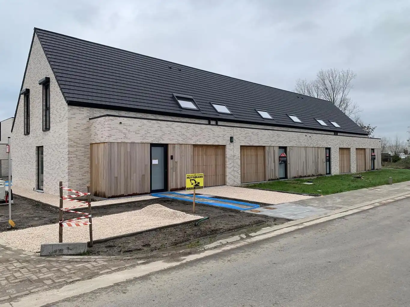 Energiezuinig nieuwbouwwoning met tuin en garage foto 2