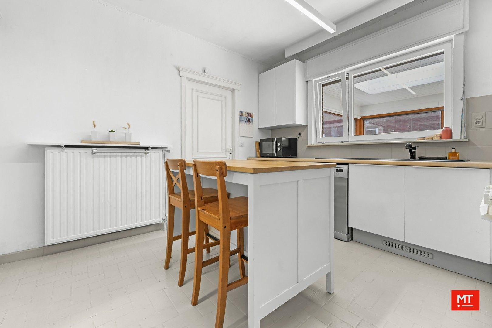 Instapklare, alleenstaande woning op een rustige locatie te Dikkebus foto 3