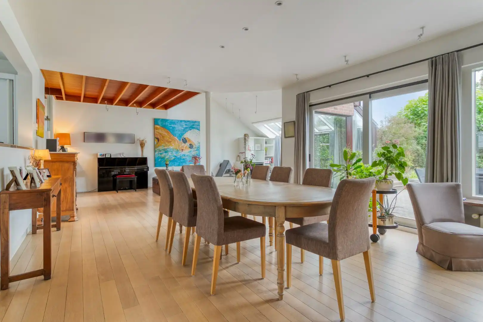 Prachtige, unieke woning met mooie tuin in het centrum van Wevelgem! foto 2