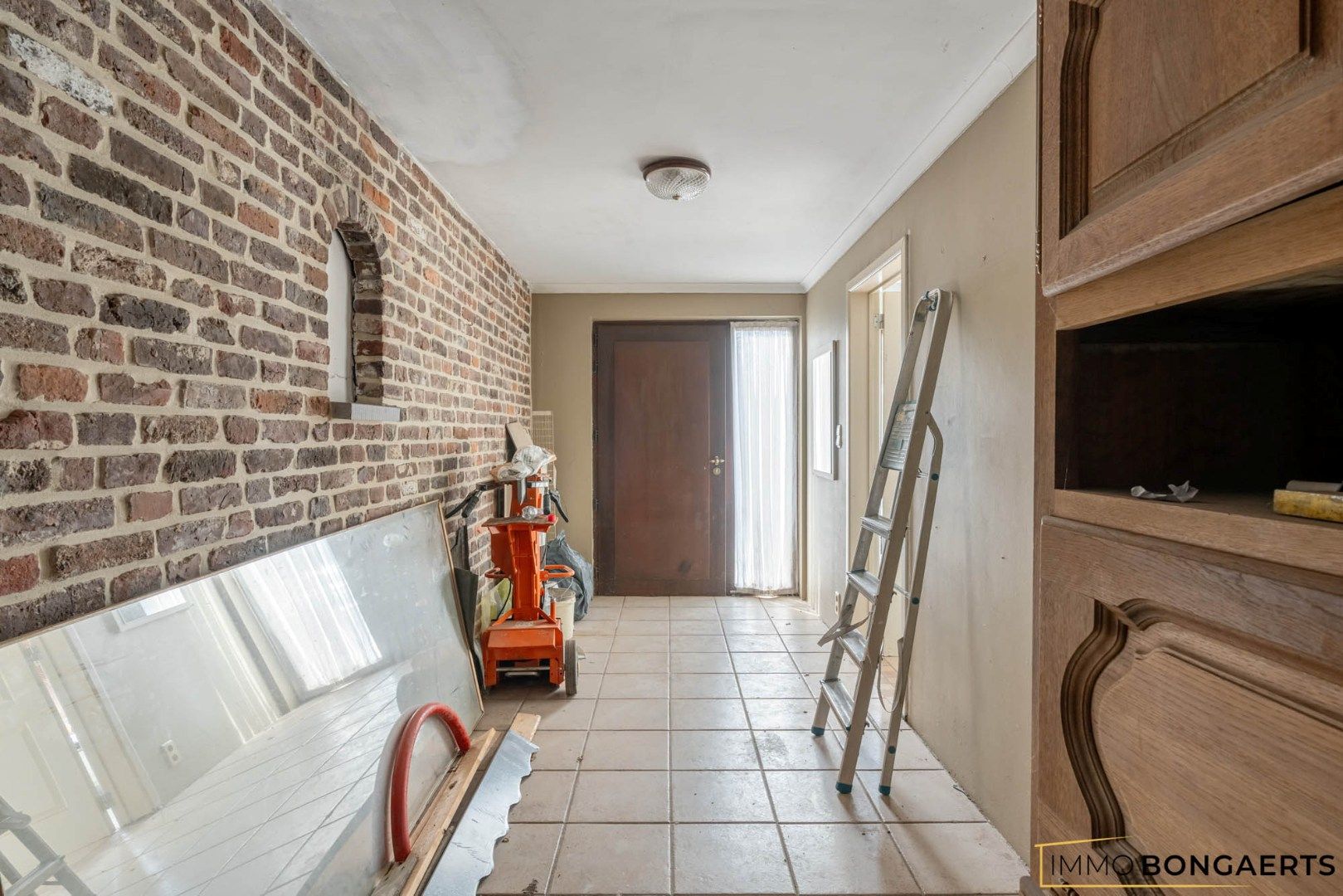 Rustig gelegen te renoveren woning op een uitzonderlijk perceel foto 5
