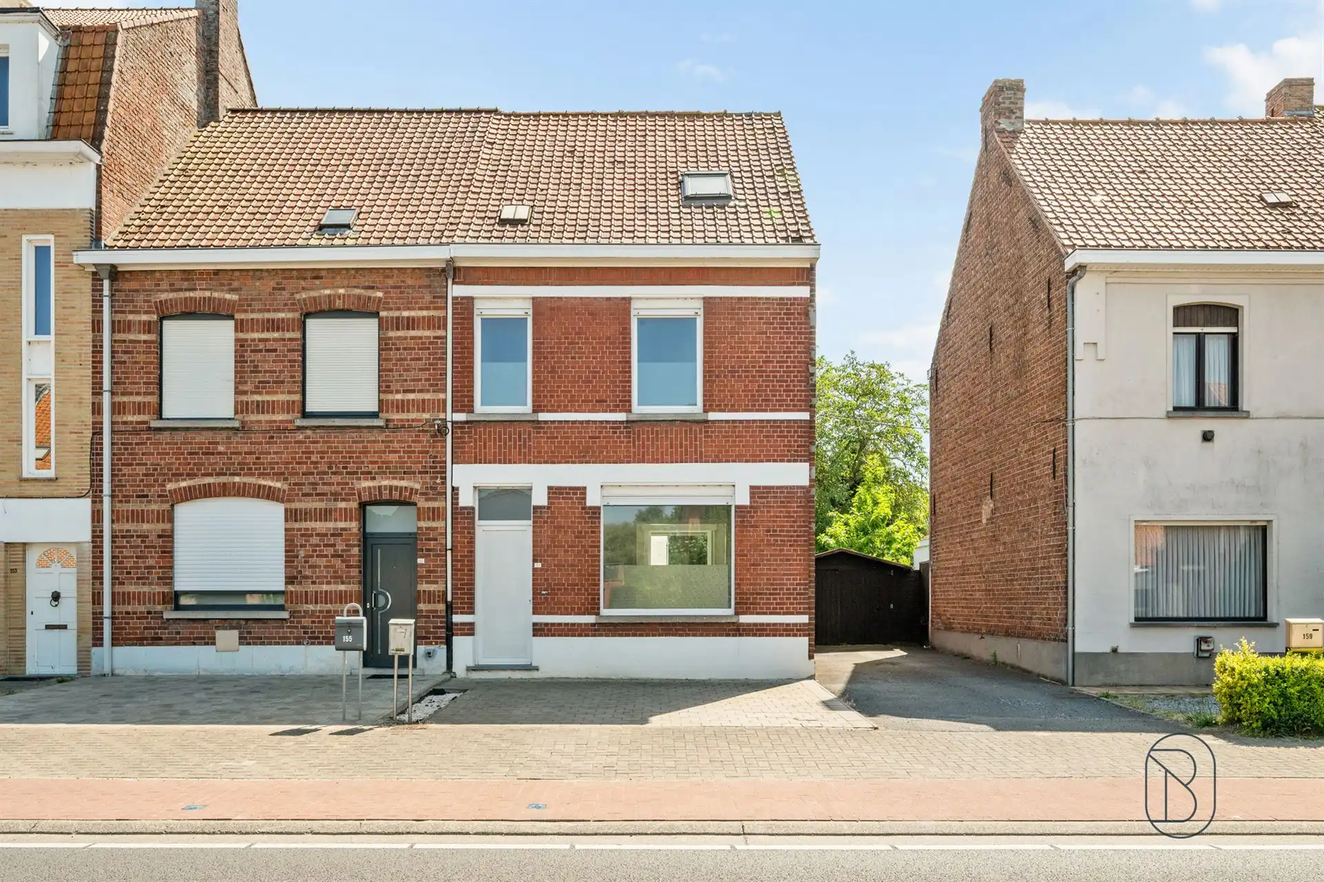 Ruime gezinswoning met 4 slaapkamers en grote tuin! foto 28