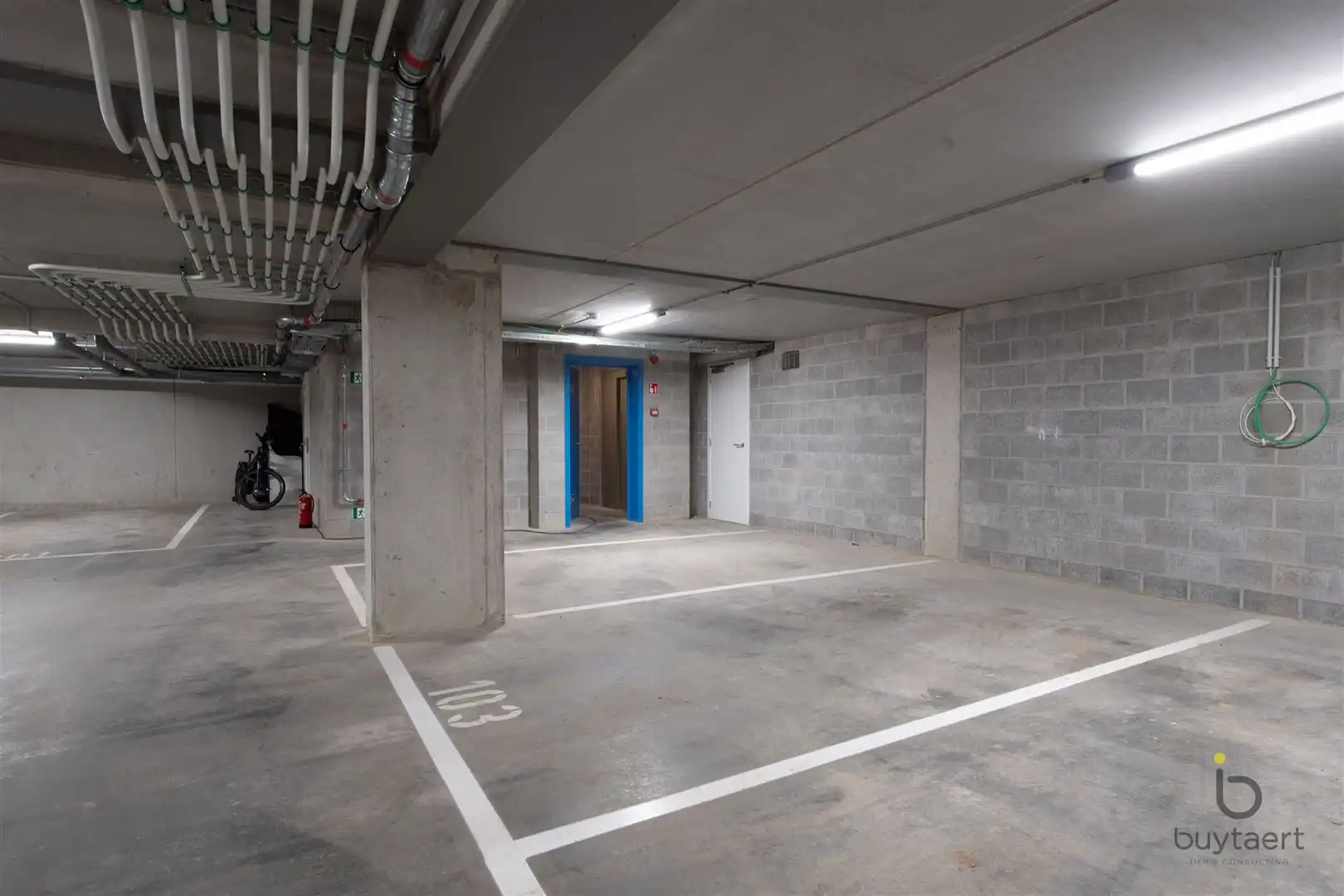 Nieuwbouw appartement met ruim terras en parking te Zoersel. foto 34