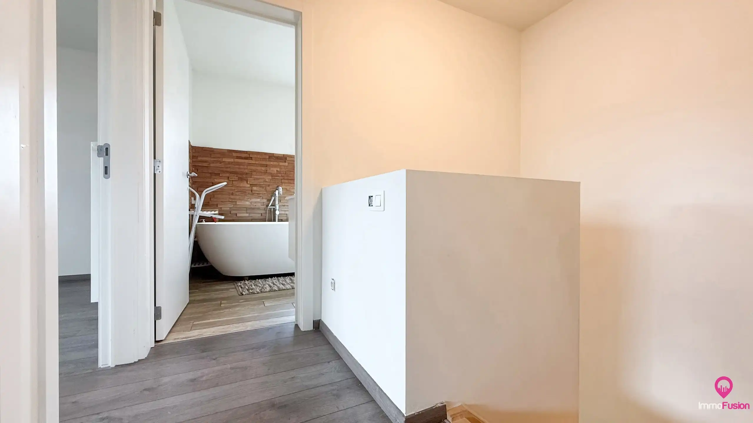 Recente halfopen woning met 3slpks, veranda en ruime tuin! foto 18