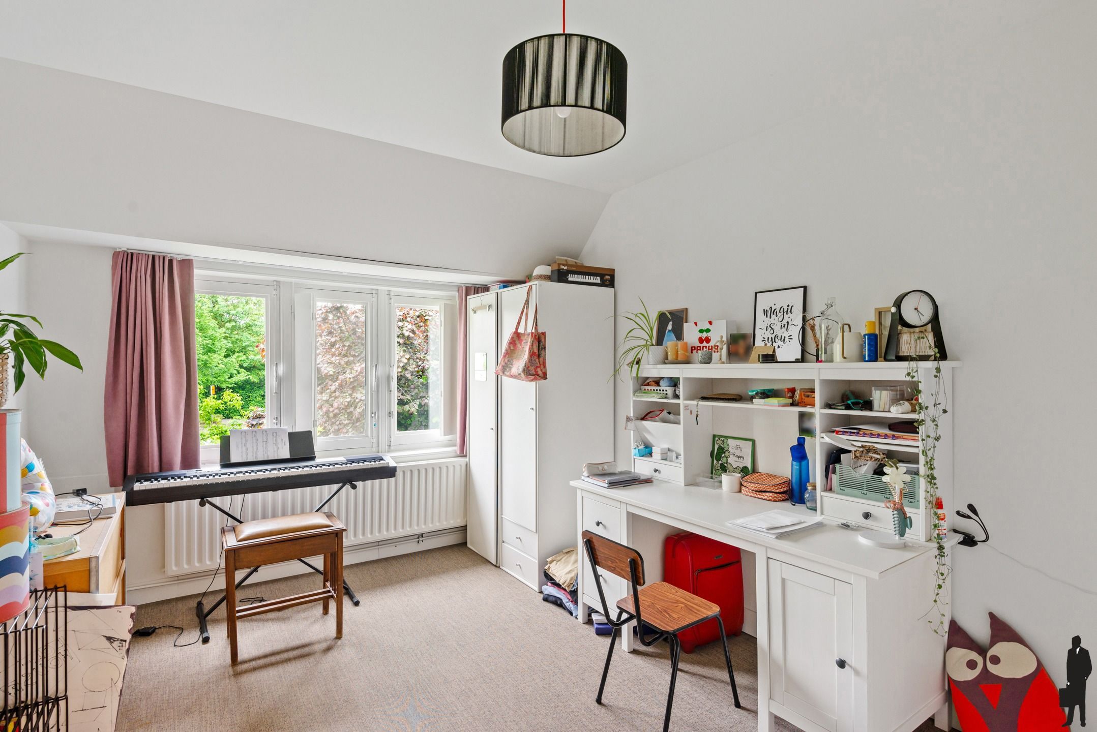 Zeer ruime woning (ca.250m²) met 6 slaapkamers & 2 badkamers foto 15