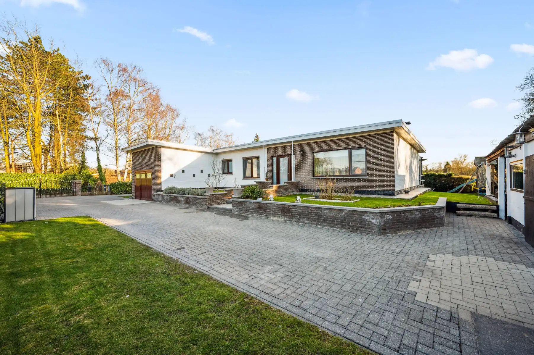 Hoofdfoto van de publicatie: Laagbouw villa op 1.060 m² te KEERBERGEN