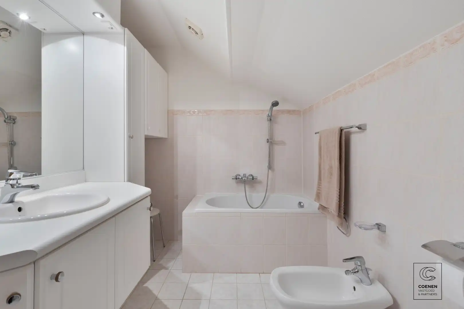 Instapklare gezinswoning met 4 à 5 slaapkamers op een rustige ligging te Oostmalle! foto 19