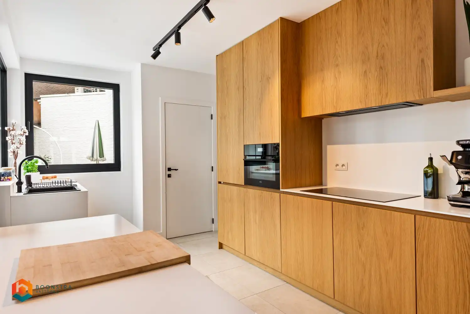Instapklare woning met 5 slpkrs, 3 badkmrs en stadstuin te Mechelen foto 3