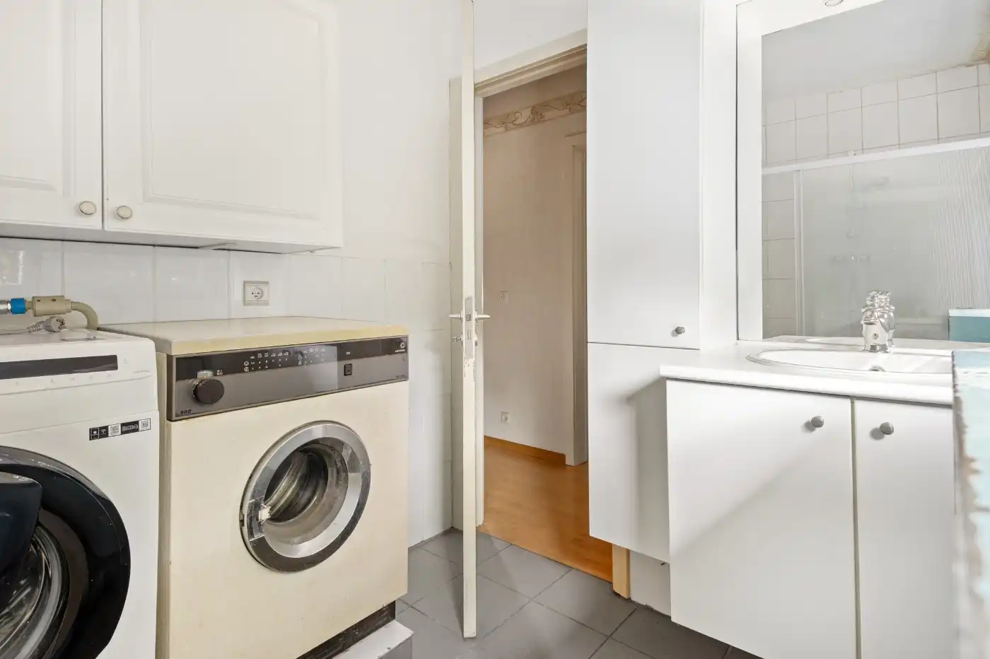 Te renoveren woning met 3 slpk., garage en tuin foto 17