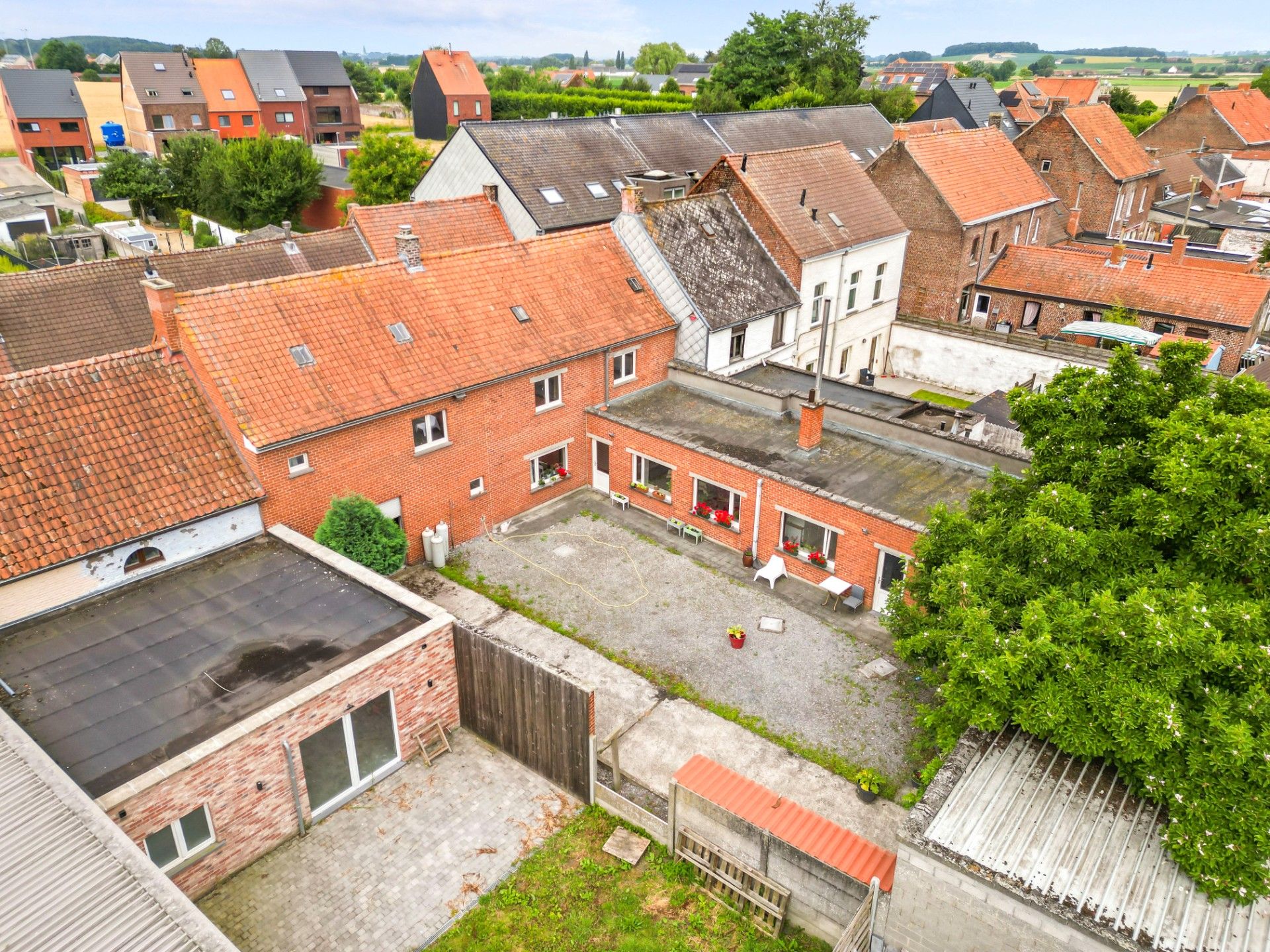 Veelzijdige opbrengsteigendom in centrum Helkijn! foto 10