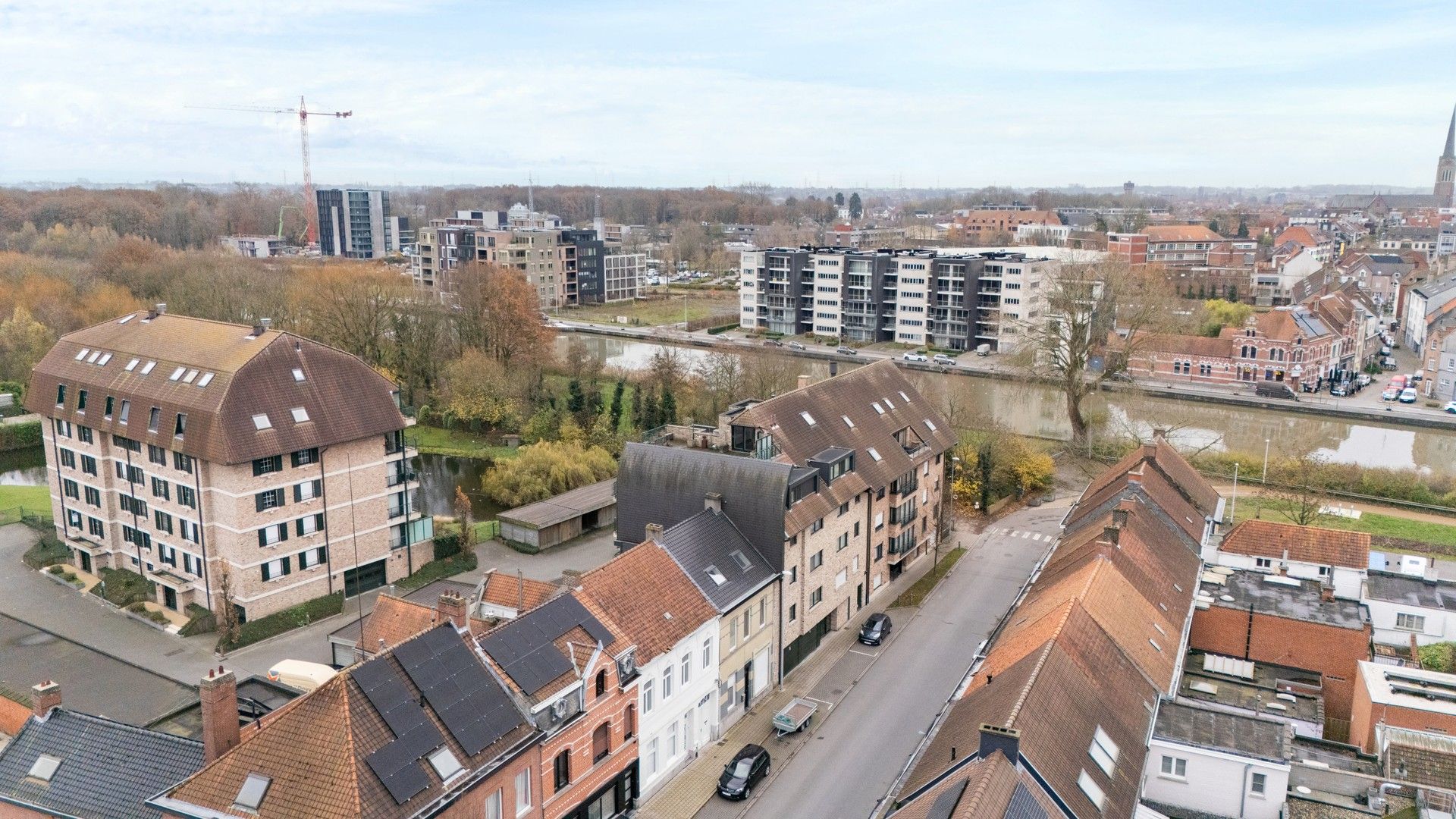 Ruim tweeslaapkamer appartement nabij centrum Izegem foto 31