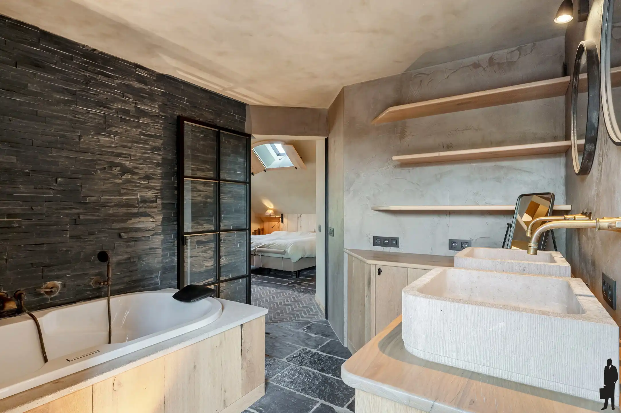 Uitzonderlijke hoevilla met paardenfaciliteiten op ca. 1 ha foto 12