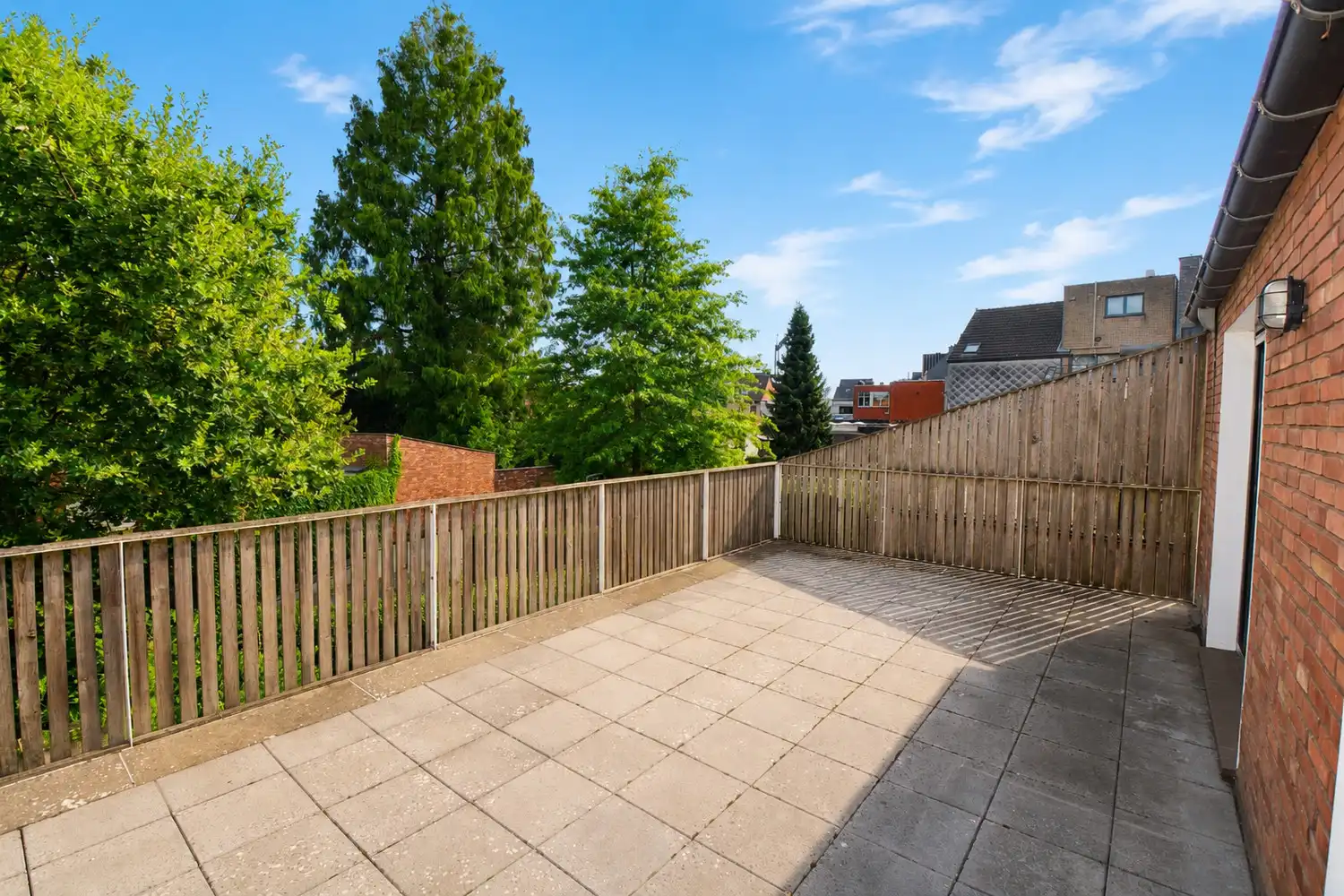 APPARTEMENT MET 2 SLK, TERRAS EN PARKING! foto 2