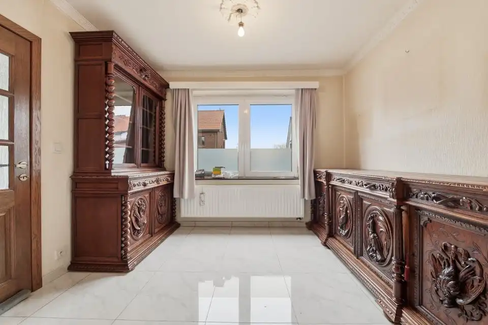 INSTAPKLARE WONING MET TWEE GARAGES IN TONGEREN foto 11