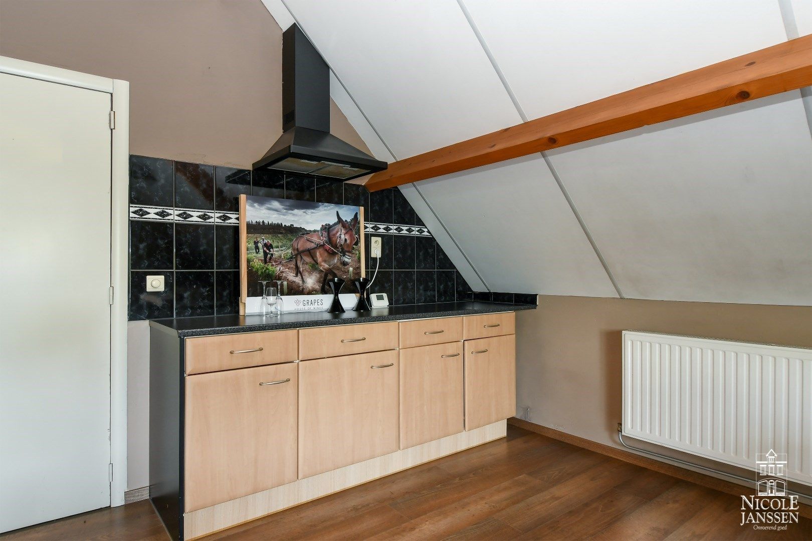 Handelspand met zorgwoning op commerciële A-locatie! foto 6