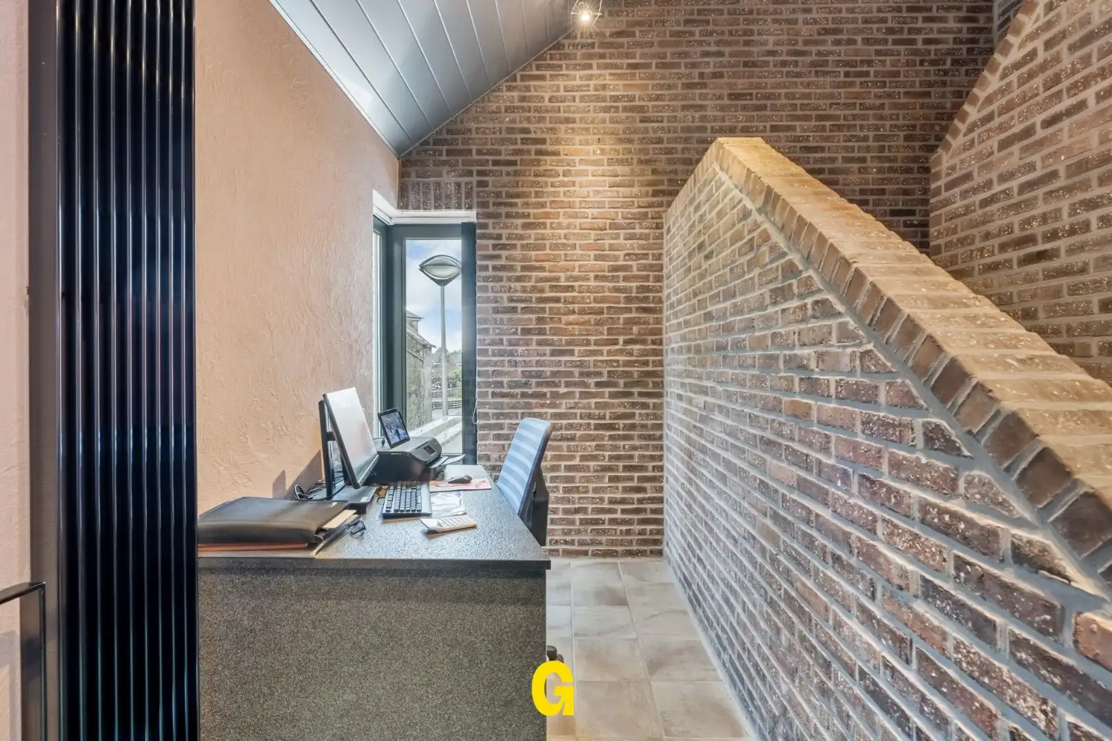 Knappe halfopen woning met een aantrekkelijke tijdloze architectuur, in perfecte staat, op 5a 67ca - label C foto 6
