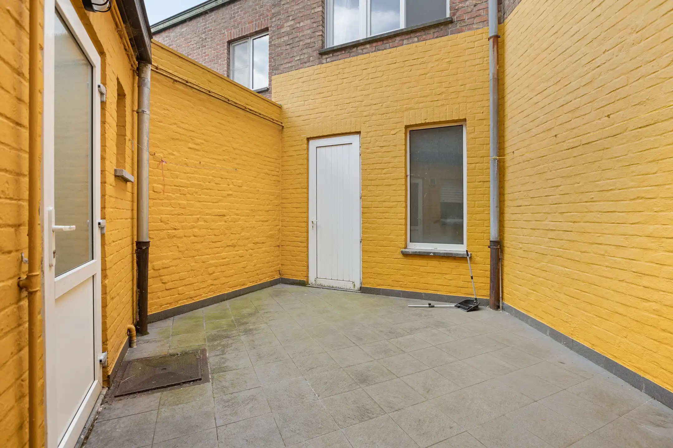Strategisch gelegen handelshuis nabij de Brugse binnenstad foto 22