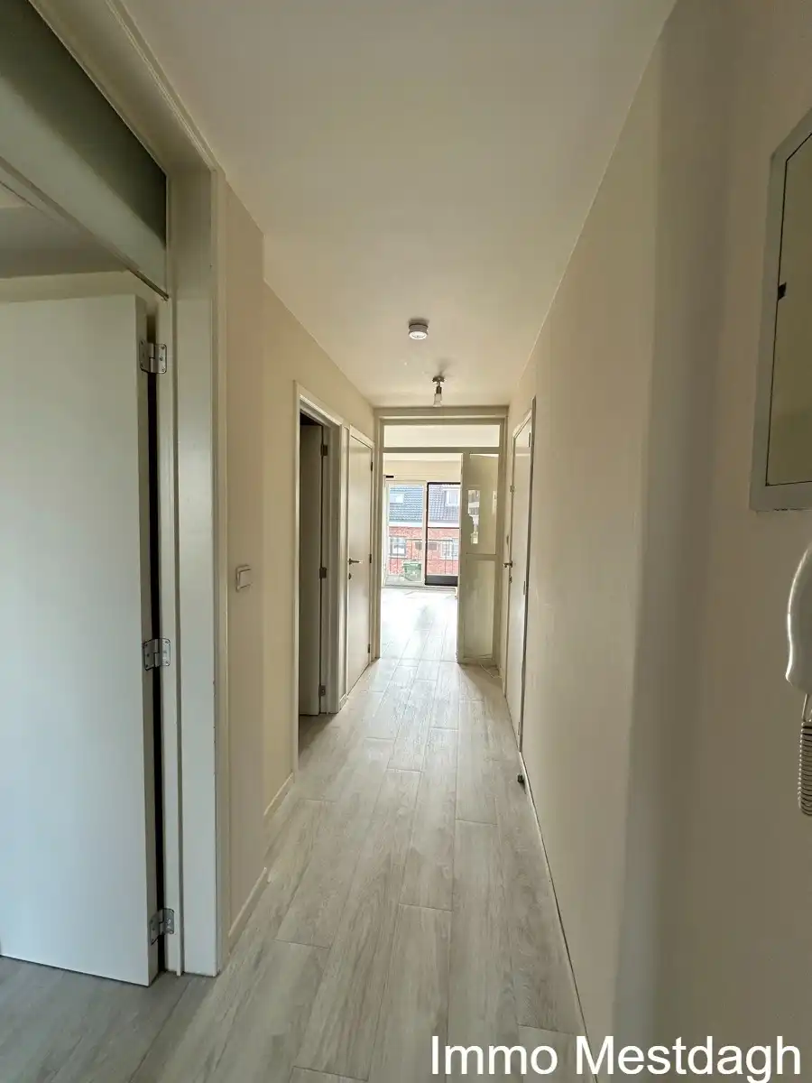 Stijlvol & Energiezuinig Appartement met Parking – Net buiten de Kleine Ring foto 2