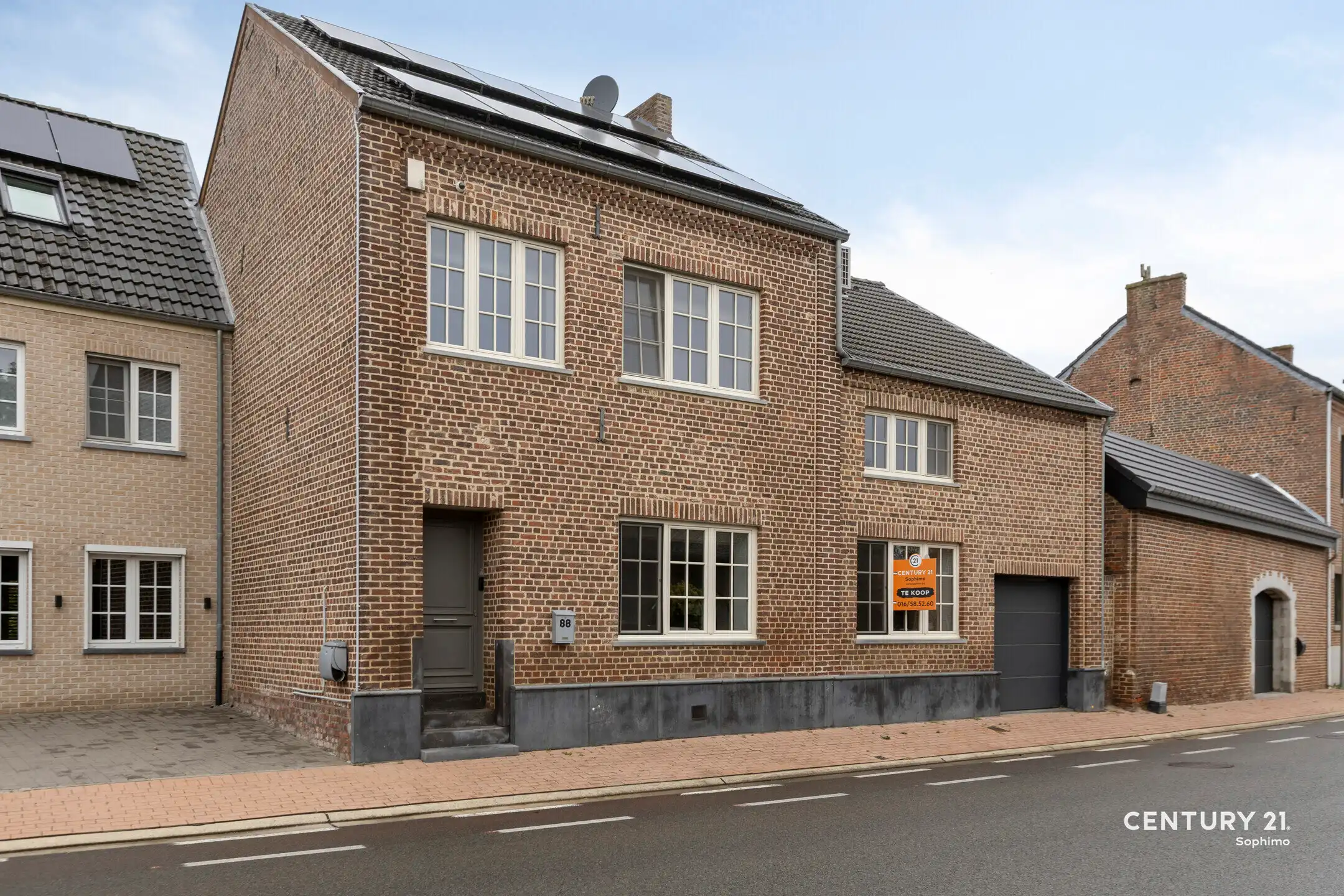 Instapklare woning met vier slaapkamers op perceel van 11a22 foto 35