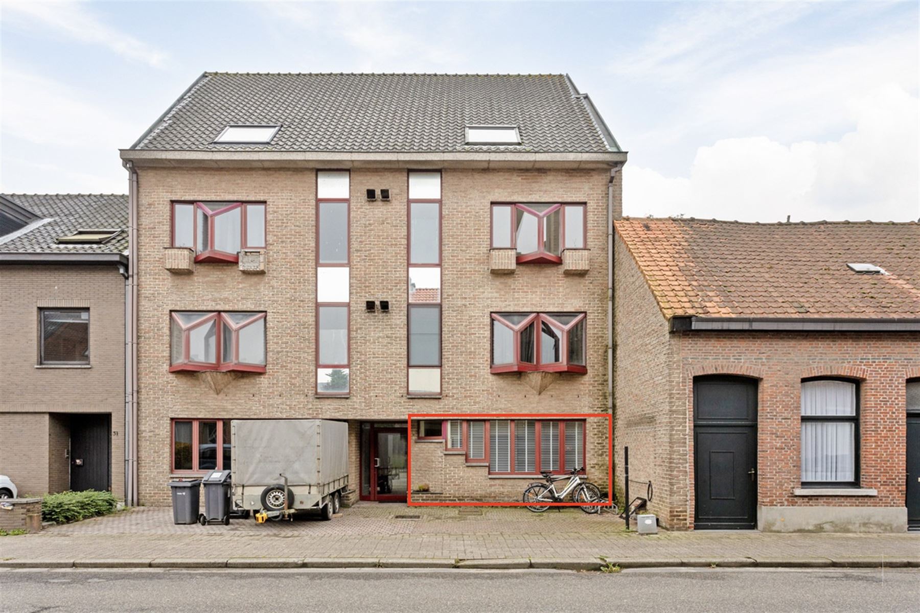 Gerenoveerd gelijkvloers appartement met 2 slpkrs foto 12