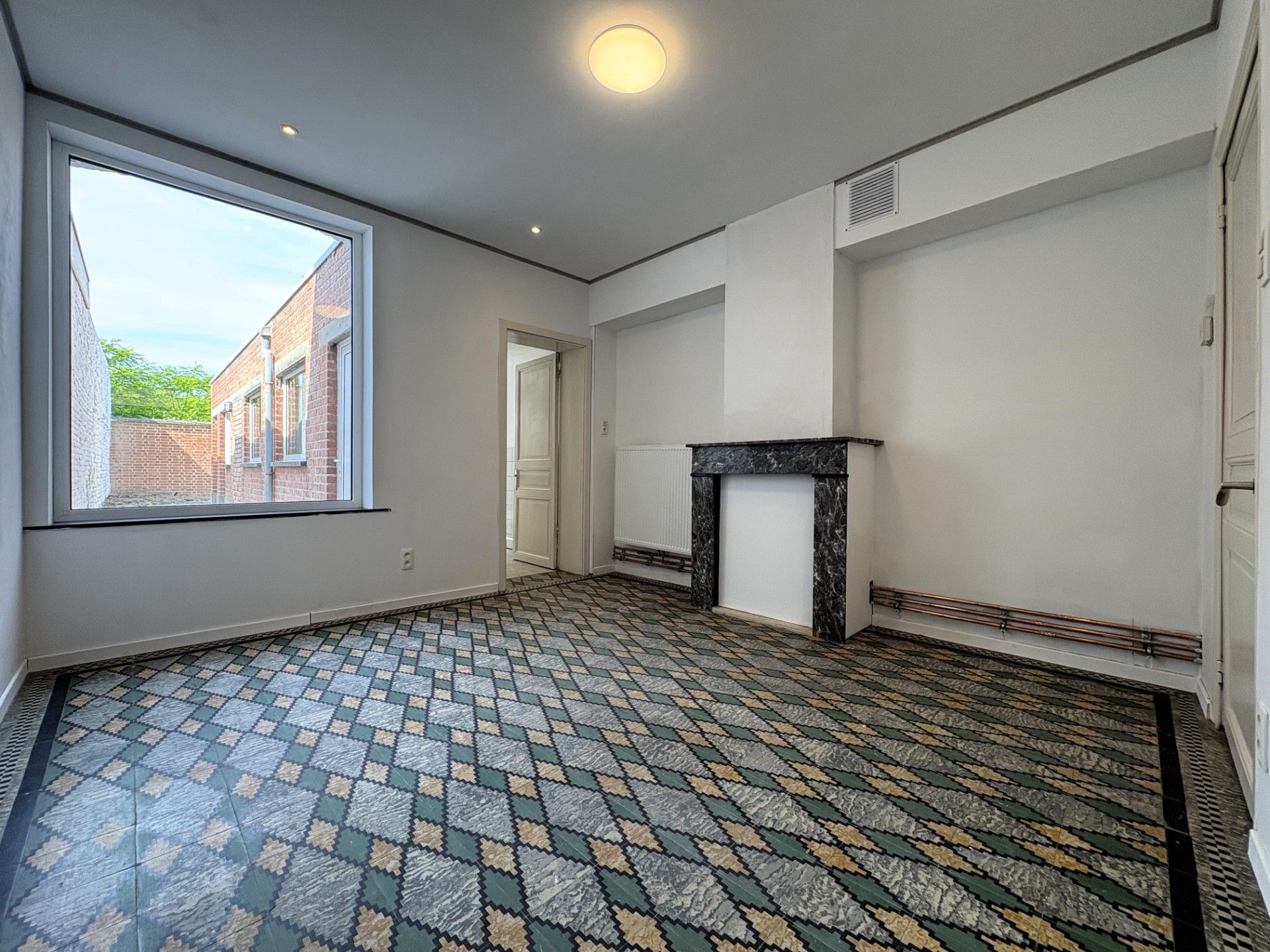 Leuk gerenoveerde woning met 3 slaapkamers foto 4