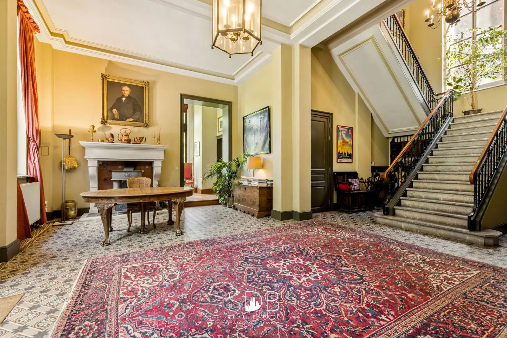 Prachtig kasteel met omringend park, weilanden en stalgebouw op circa 5hectare foto 7