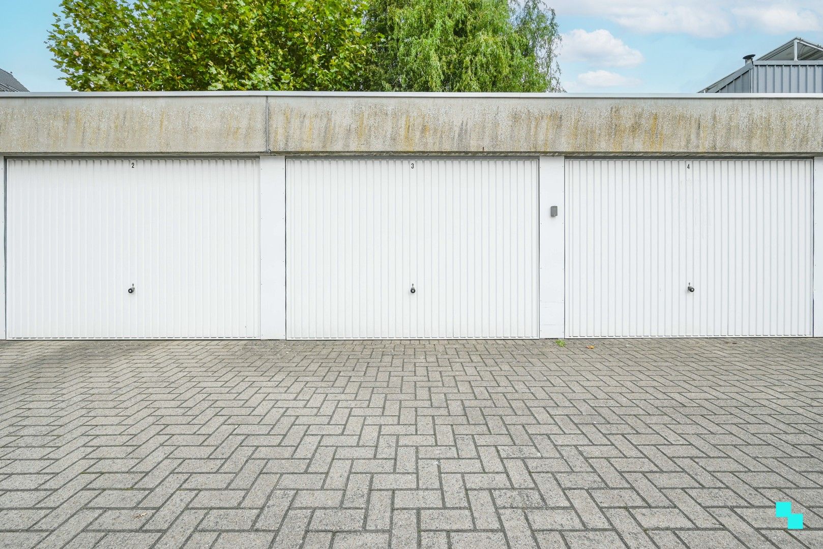 Instapklaar appartement met twee terrassen in Oostrozebeke foto 20