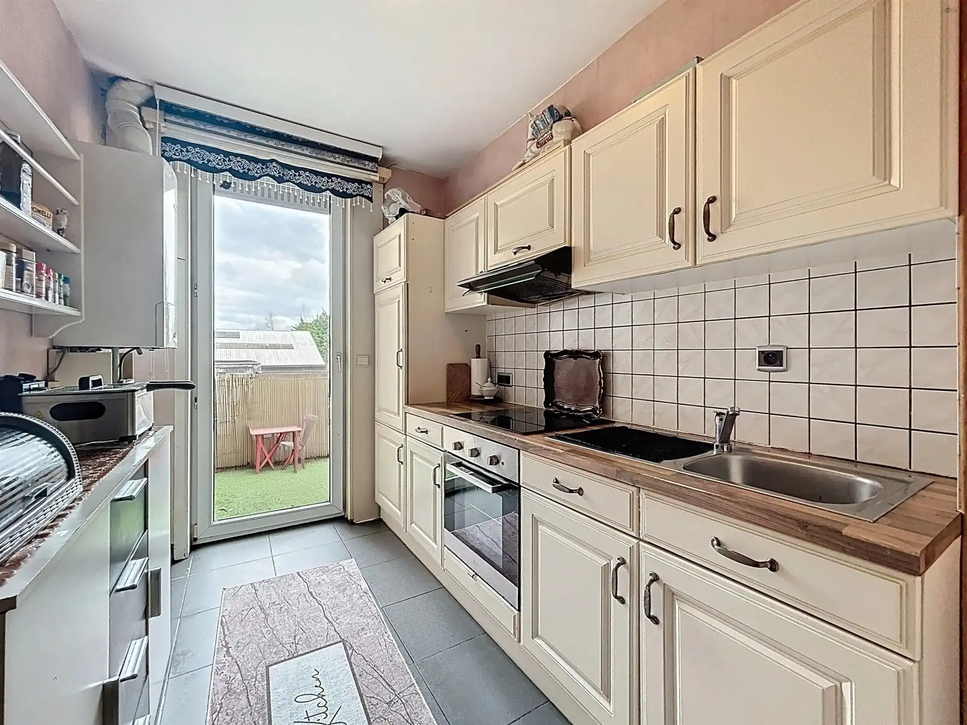 Handelspand met woongelegenheid + 2 app foto 20