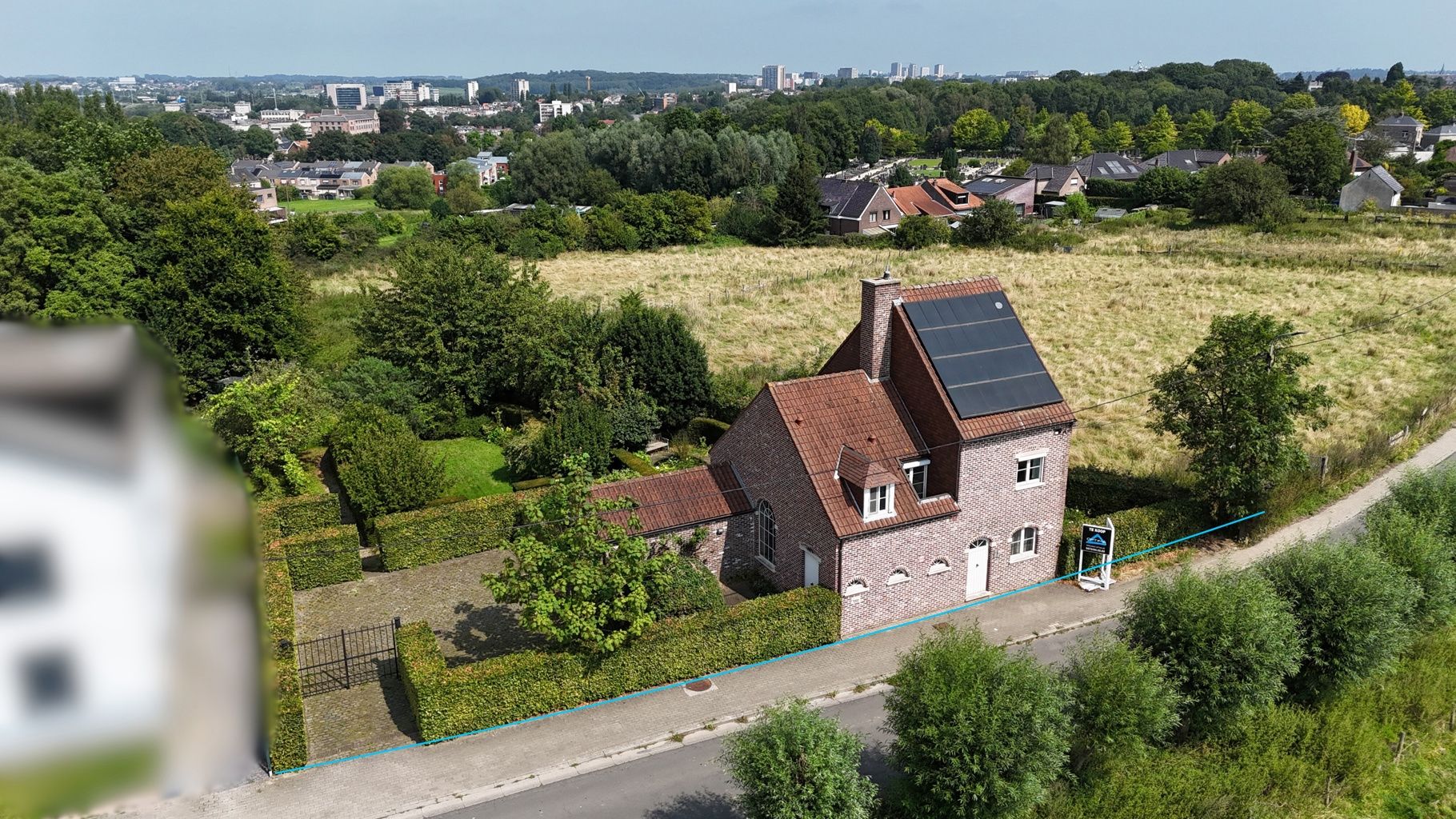 Karaktervolle villa in een groene omgeving in Dilbeek foto 1