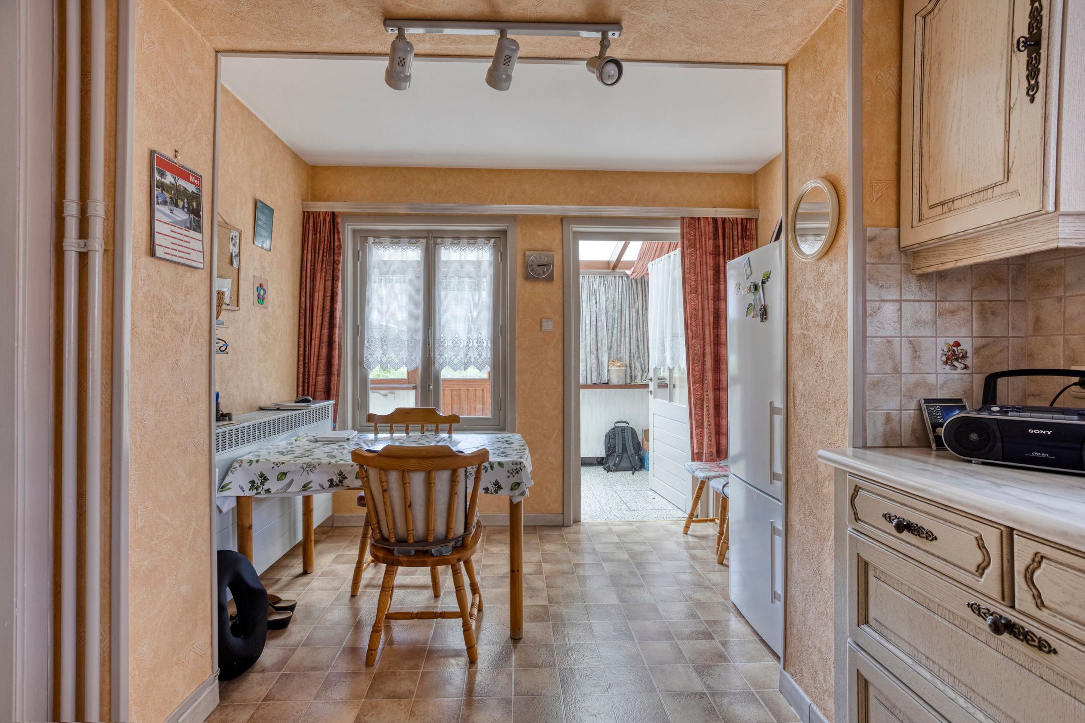 Ruime, op te frissen woning met vier slaapkamers foto 7