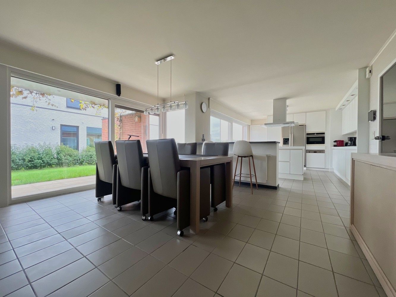 Heel ruime gezinswoning (350m²)+prachtige tuin (2000m²)! foto 5
