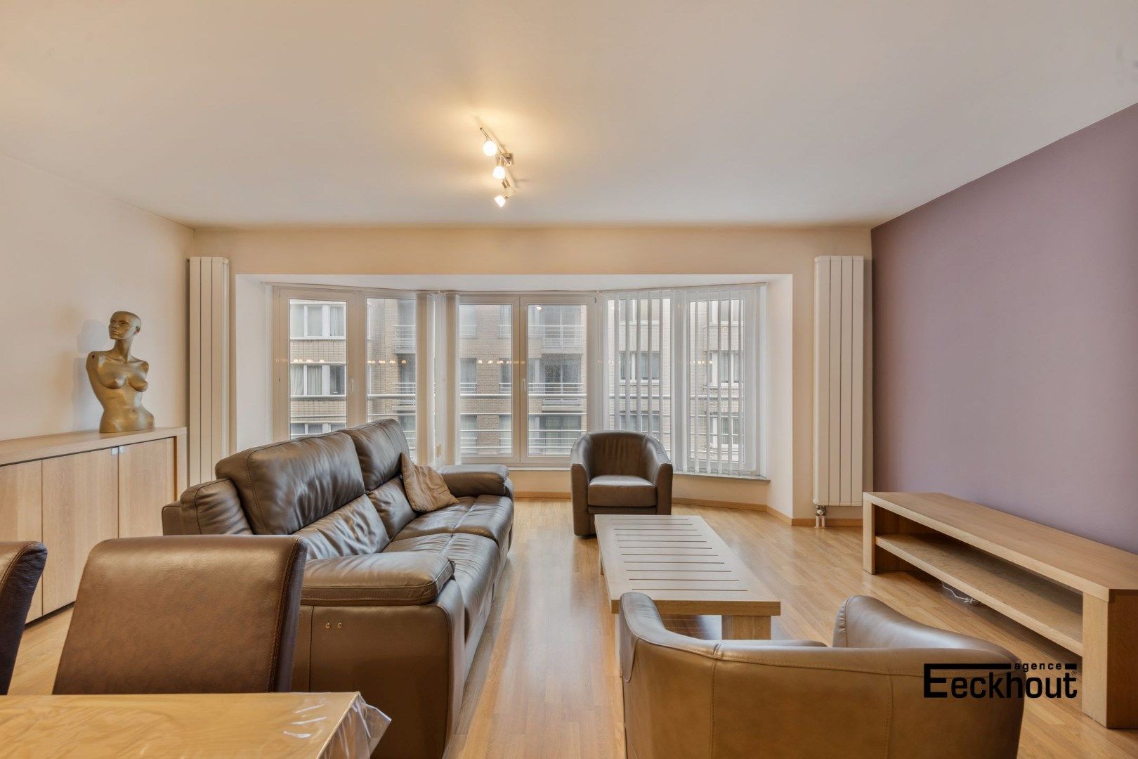 Instapklaar appartement op enkele passen van het strand en het centrum van Oostende! foto 3