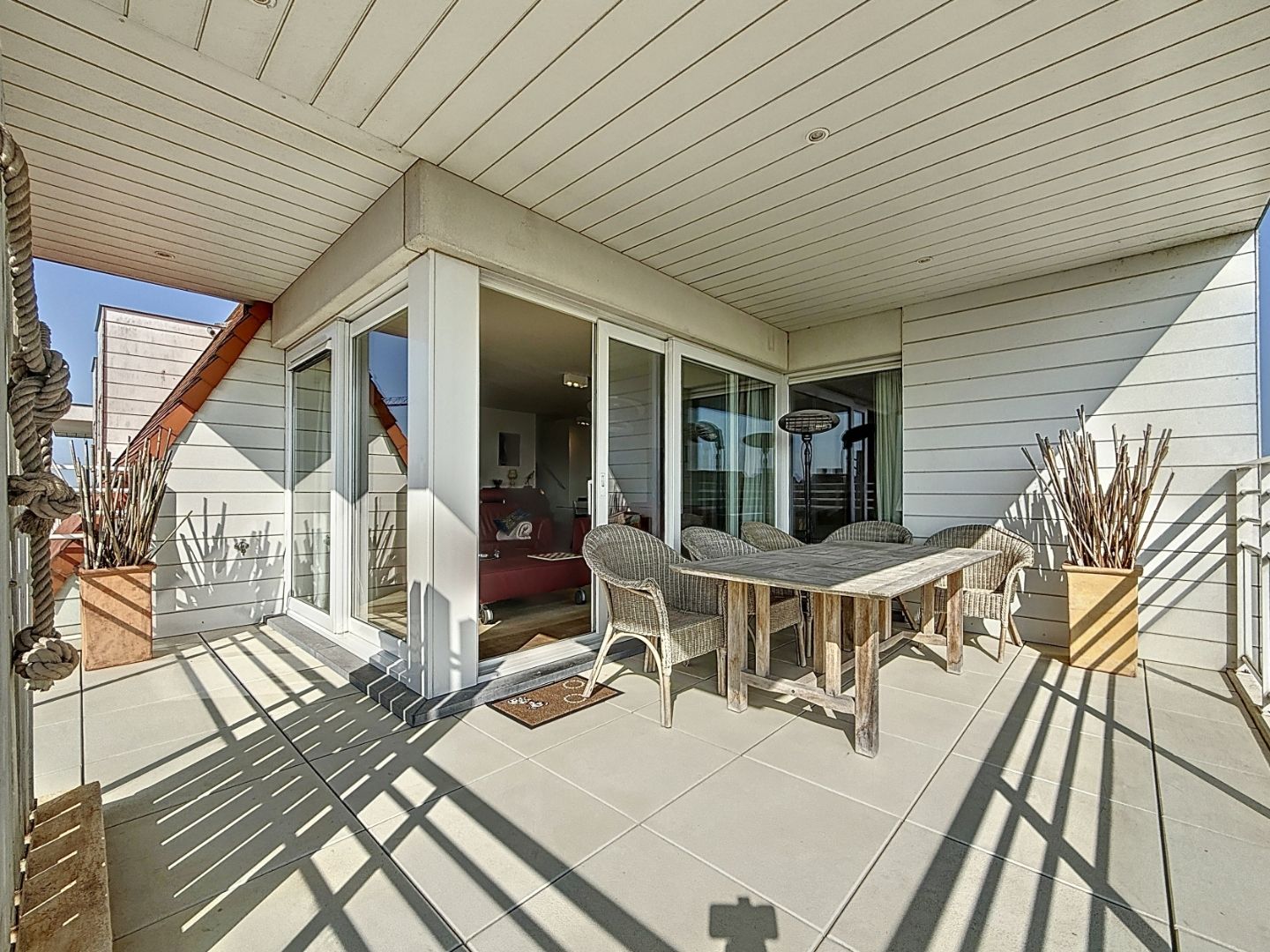 Penthouse met twee ruime terrassen op toplocatie met zicht op het maritiem park te Nieuwpoort foto 8