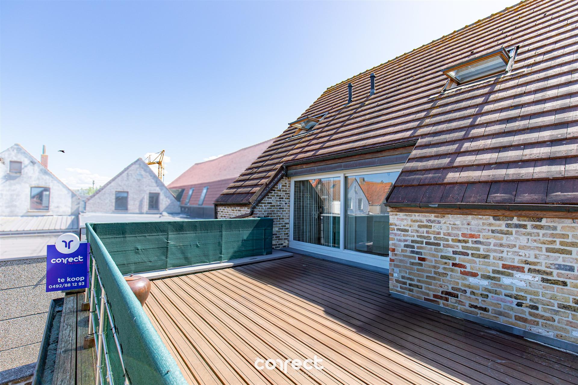 Ruim en energiezuinig duplex appartement Adinkerke foto 4