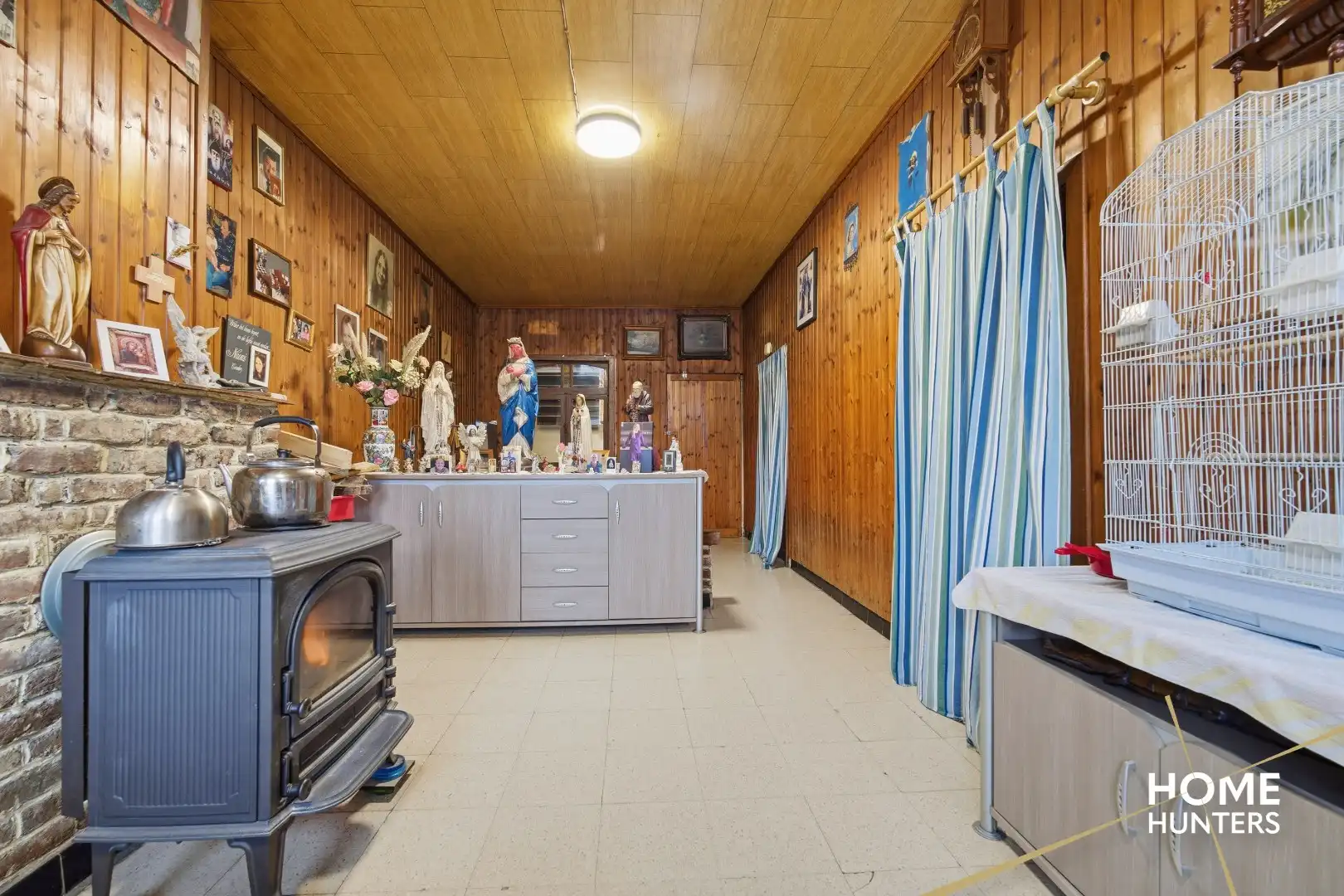 Te renoveren woning met 3 slaapkamers en ruime garage in Vlamertinge foto 5