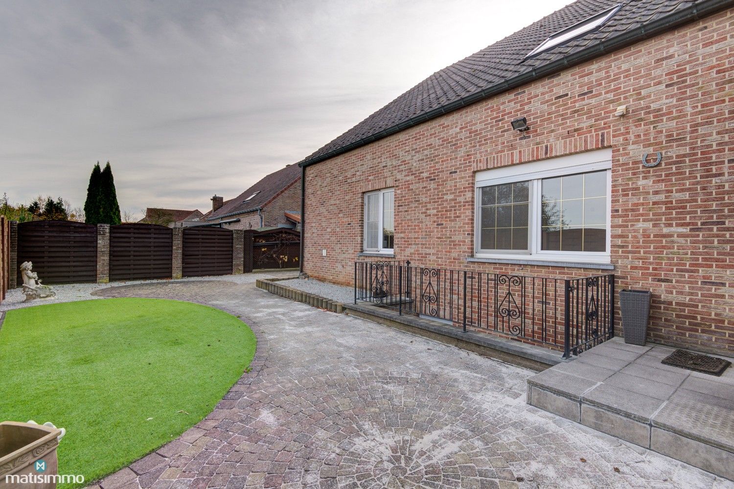 UITZONDERLIJK RUIME WONING MET 5 SLAAPKAMERS EN ONDERHOUDSVRIENDELIJKE TUIN TE MOPERTINGEN foto 36