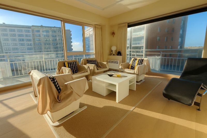 Hoekstudio met riant terras en zicht op zee! foto 2