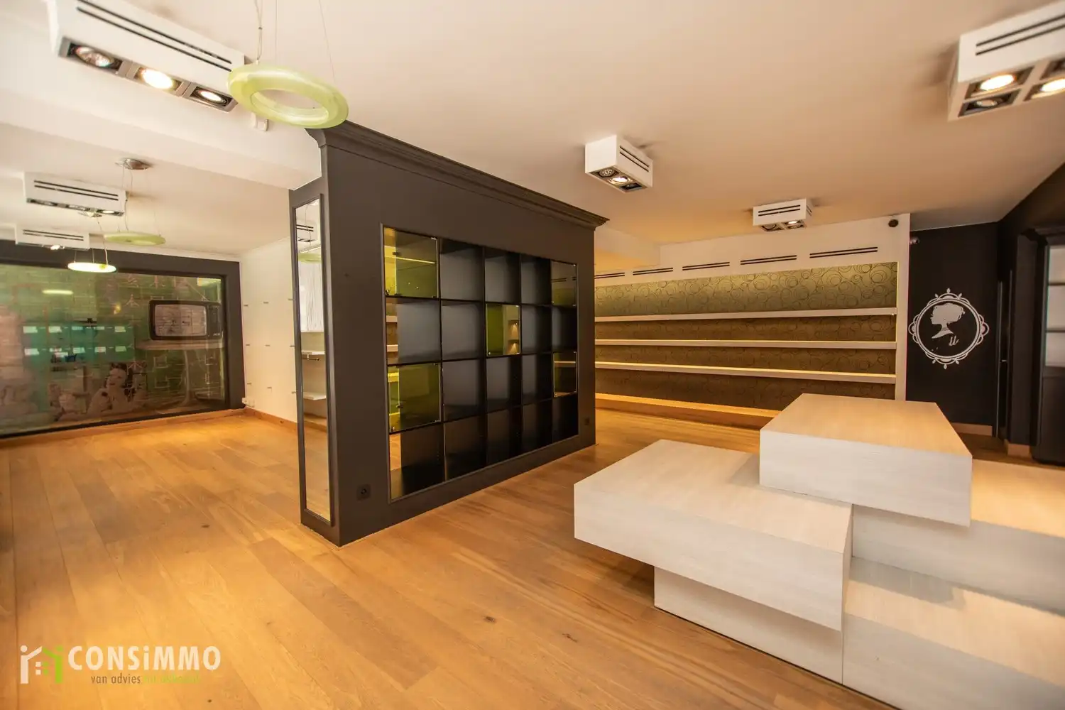 Handelspand/kantoorruimte van 325m² in Genk-Centrum! foto 10