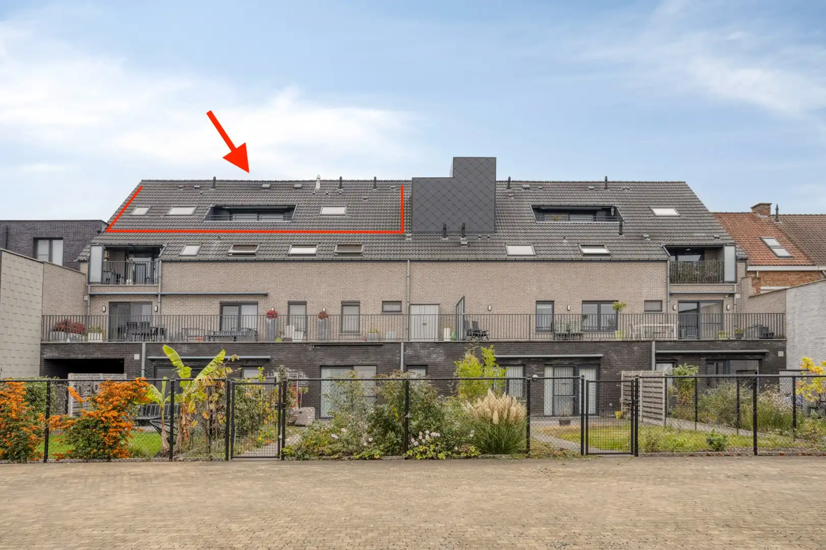 Dakappartement met 2 slaapkamers, 2 terrassen, garage én staanplaats! foto 3